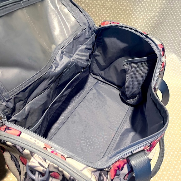 NWT - Vera Bradley - ReActive Small Gym Bag- Hummingbird Blooms - Picture 3 of 5